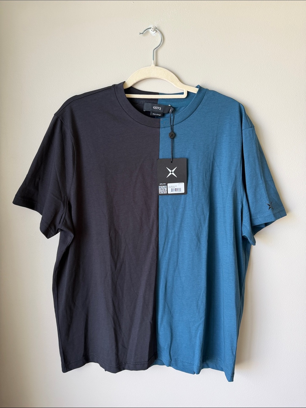 Colorblock tee in Black and Slate Blue GSTQ Mens L